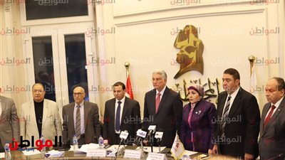 صور| حزب المحافظين يعقد ندوة لمناقشة المسودة النهائية لمشروع قانون العمل الجديد