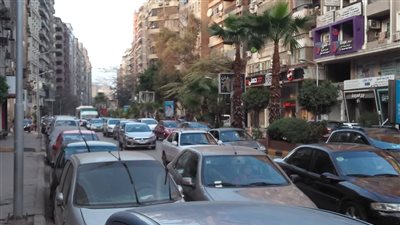 صور| تكدس مروري بشارع محي الدين أبو العز بالدقى 