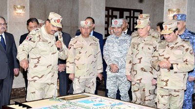 حصاد السيسي في فبراير 2018 .. جولات ميدانية وارتداء للزي العسكري