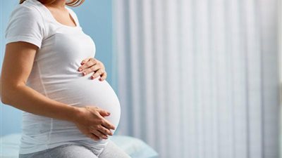 اسأل خبير| من وحي الشريعة.. 4 واجبات للأم تجاه الجنين في رحمها