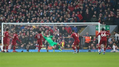 ليفربول يتقدم على نيوكاسل في 