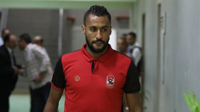 حسام عاشور يشارك في مران الأهلي  البدني