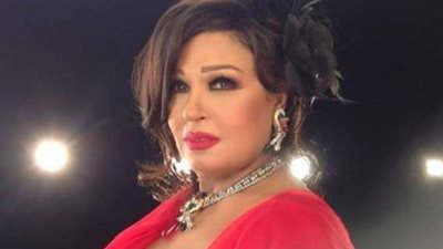  فيديو| مصلحة وطنية.. هكذا علقت فيفي عبده عن عودتها للمسرح 