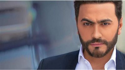 فيديو.. تامر حسني يخطف جائزة أفضل فيلم في 2018