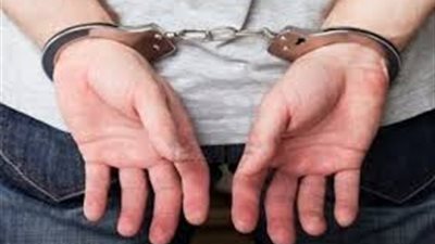 أمن سوهاج يتمكن من القبض على عاطل استعرض قوته في الشارع