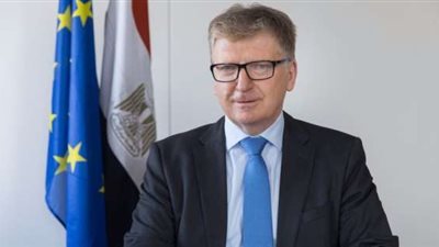 سفير الاتحاد الأوروبى  يدين حادث المريوطية  .. ويؤكد وقوف أوروبا بجانب مصر ضد الإرهاب