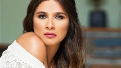 بطريقة ذكية.. ياسمين عبد العزيز ترد على خيانة زوجها
