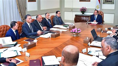 السيسي يجتمع برئيس الوزراء وحكومته لإصدار قرارات هامة في الدولة