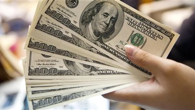 الدولار يسجل 17.85 جنيه فى بداية تعاملات الأسبوع 
