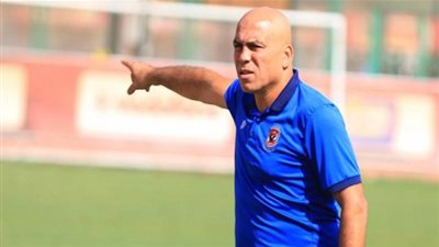 محمد يوسف يعلن تشكيل الأهلي أمام الداخلية ويستعين بـ