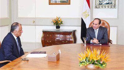 السيسي يجتمع مع محافظ البنك المركزي ويشدد على تخفيض الدين العام