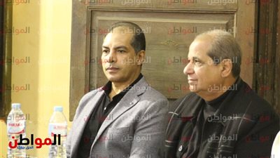 علاء ميهوب يقدم العزاء في والدة عصام كاريكا 