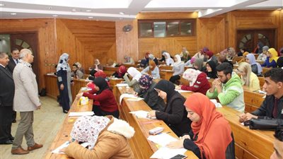 رئيس جامعة كفر الشيخ يتفقد سير امتحانات الفصل الدراسي الأول