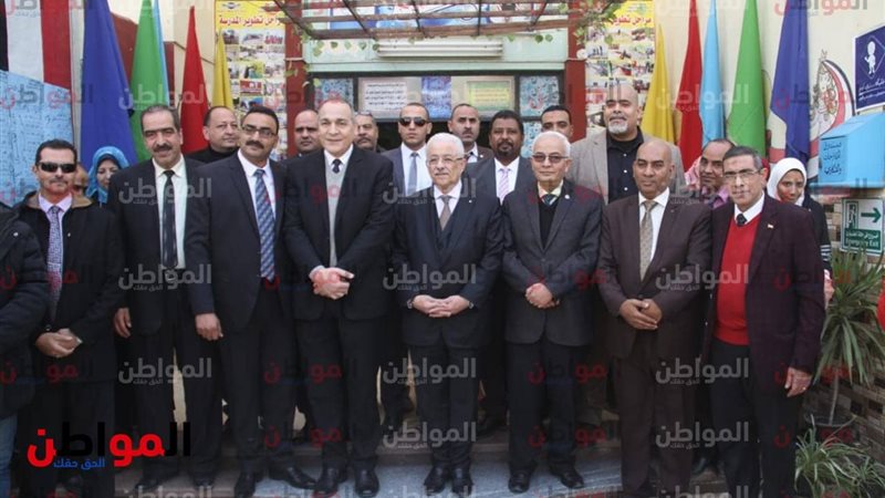 وزير التعليم في مدرسة