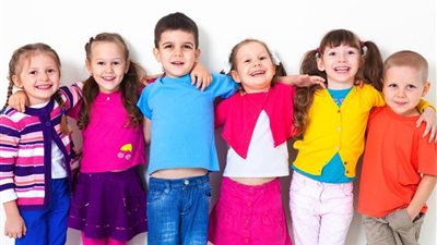 7 فوائد تحدث إذا غنى طفلك