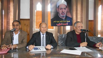 مدير منطقة سوهاج الأزهرية يستعرض الاستعدادات النهائية للشهادة الابتدائية