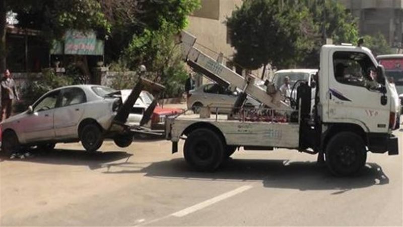 سيارة ودراجة بخارية