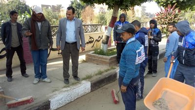 صور.. استعداداً لاستقبال اعياد الميلاد.. حملة نظافة مكبرة بمركز المراغة