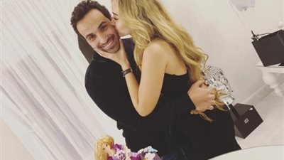 صور| احتفال أحمد فهمي بعيد ميلاد هنا الزاهد.. وهذه هديته لها