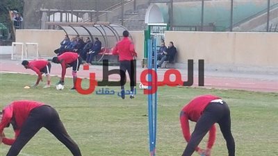 محمود الخطيب يساند لاعبي الأهلي قبل مواجهة بيراميدز