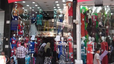 رئيس حي غرب بالإسكندرية يفتح باب استخراج تراخيص المحلات