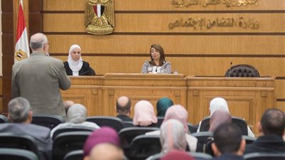 صور.. غادة والي لمديري المديريات: لابد من التعامل مع الأشخاص ذوي الإعاقة بصبر 