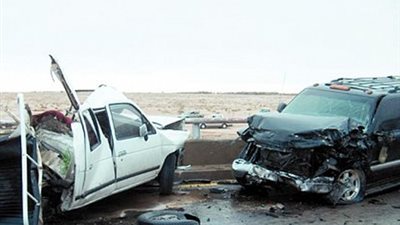 حادث تصادم يوقف حركة المرور بطريقة 