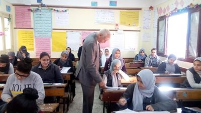 مديري الإدارات التعليمية بالغربية يتفقدون لجان الامتحانات 