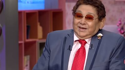 أحمد فرحات يكشف عن أول راتب له وذكرياته مع زمن الفن الجميل 
