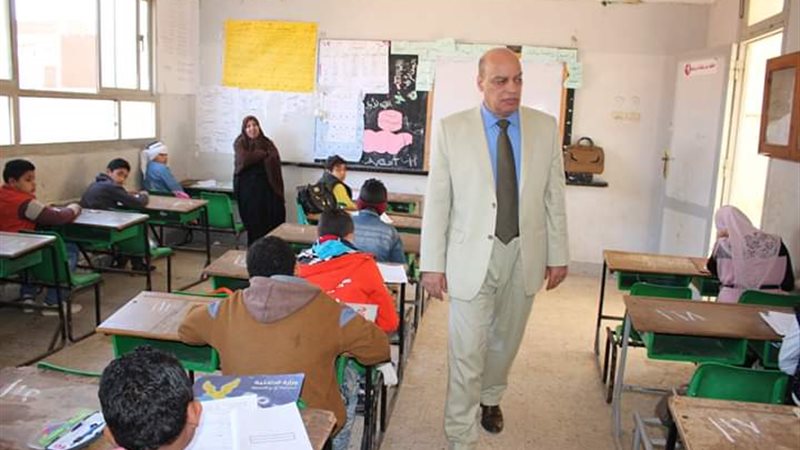 امتحانات الطلاب بالمرحلة