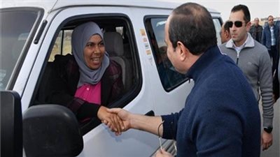  سائقة الميكروباص عن مبادرة حياة كريمة: الرئيس السيسى بيجبر بخاطرنا ديمًا 