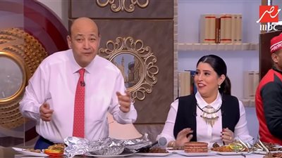 فيديو.. خناقة كوميدية بين عمرو أديب وآيتن عامر بسبب الأهلي والزمالك