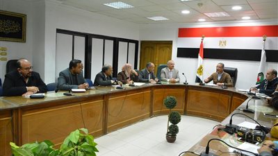سوهاج تلبي النداء.. تشكيل فرق عمل لتنفيذ مبادرة 