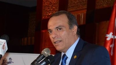 نائب دائرة مدينة نصر ينشر صورة له بصحبة راعي كنيسة الهجانة 
