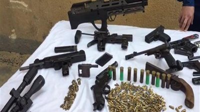 القبض على عاطلين بحوزتهم أسلحة نارية في شبرا