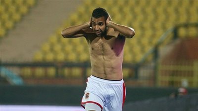 آخرهم مؤمن زكريا.. 4 أزمات صداع في رأس لجنة الكرة بالأهلي 