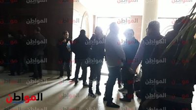 صور.. استلام هويات الحاضرين افتتاح أكبر كاتدرائية فى الشرق الأوسط 