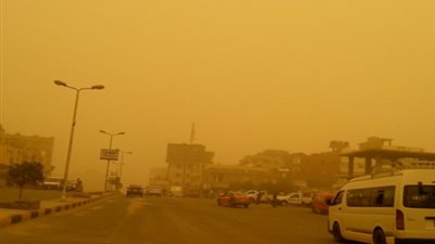 عواصف ترابية باردة تضرب مدن الشرقية