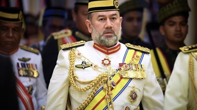 قبل انتهاء ولايته.. سلطان ماليزيا يتنازل عن العرش وحكم البلاد