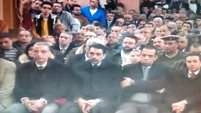 صور| المحافظ ومدير أمن سوهاج يشاركان الأقباط احتفالات عيد الميلاد المجيد