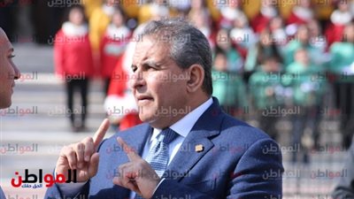 صور.. طاهر أبوزيد يقدم التهنئة للبابا تواضروس في الكاتدرائية المرقسية