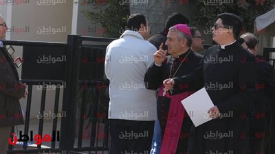 صور.. بعد رسالة البابا فرنسيس.. مندوب الفاتيكان يشارك المصريين احتفالاتهم بعيد الميلاد من قلب المحروسة 