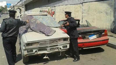ضبط 13 سيارة ودراجة بخارية مهملة في شوارع الجيزة