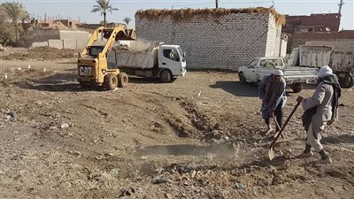 احتفالا بأعياد الميلاد .. تنظيف شوارع قرى طامية
