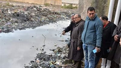 صور.. مياه الشرب بالإسكندرية تستجيب لشكاوى أهالي مساكن الصدرية