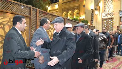 صور| اللواء طارق عبد الباسط عبد الصمد يستقبل المعزين في والدته