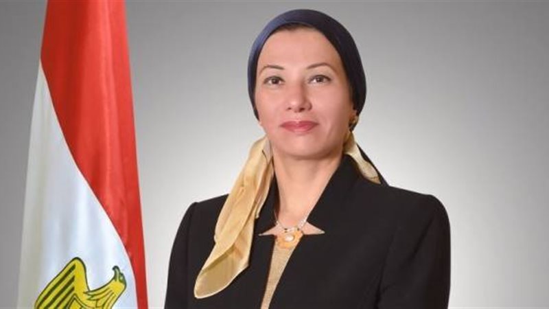 وزيرة البيئة والعاملون