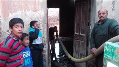 صور.. الاستجابة لشكوى مواطن قبل انهيار منزله بالشرقية