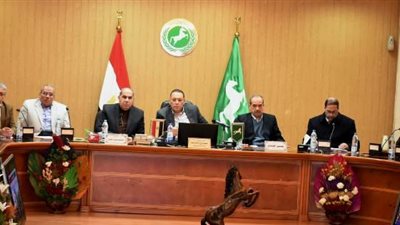 محافظ الشرقية يستعرض مقترحات تطوير شوارع وميادين الزقازيق