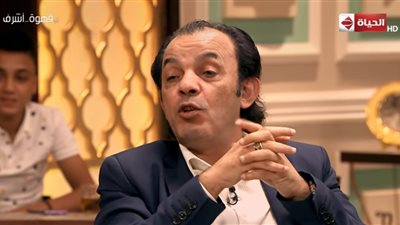 فيديو | علاء مرسي يتحدث اللغة العربية في قهوة أشرف